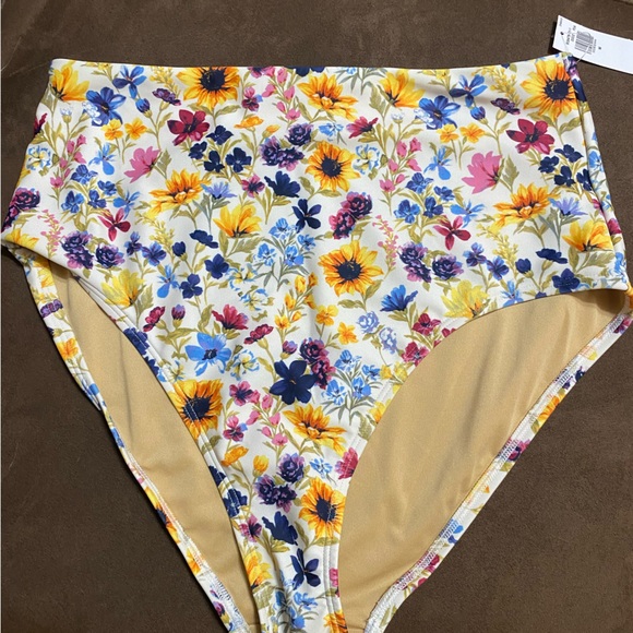 Lot of two Old Navy bikinis - Picture 3 of 5